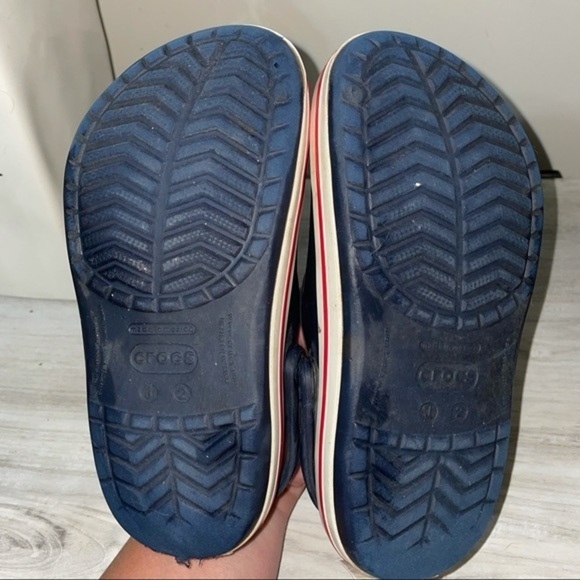 Blue crocs w/ accessories - Picture 4 of 6